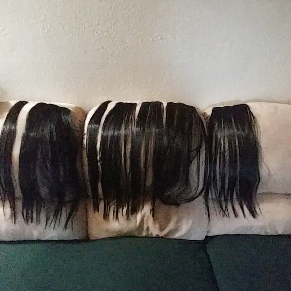 7 Human hair extentions.